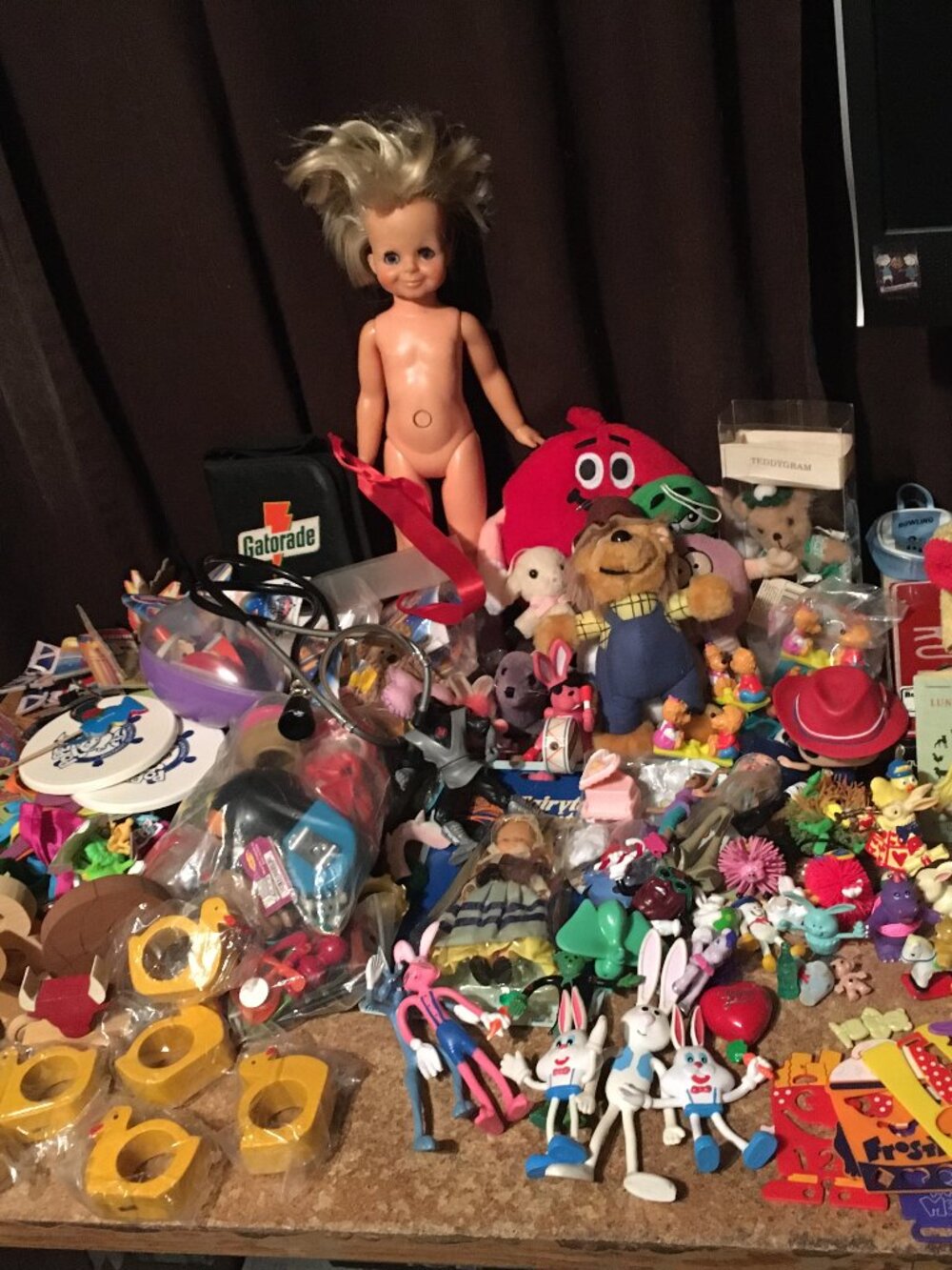 HUGE LOT OF VINTAGE FIGURES PLUSH TOYS MCDONALDS DOLLS RUBBER FIGURES STENCILS